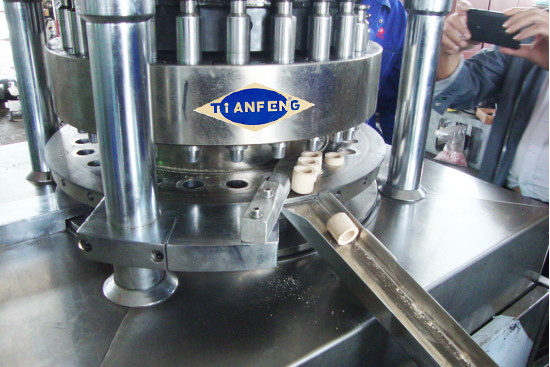Nghiên cứu mới Máy chế tạo thạch cao gốm ZPW25 Rotary Type Ceramic Crucible Cube Maker