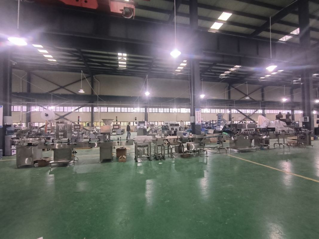 Dây chuyền sản xuất chiết rót chai tốc độ cao 380V với bảo hành 1 năm cho chai 60ml 80ml 100ml