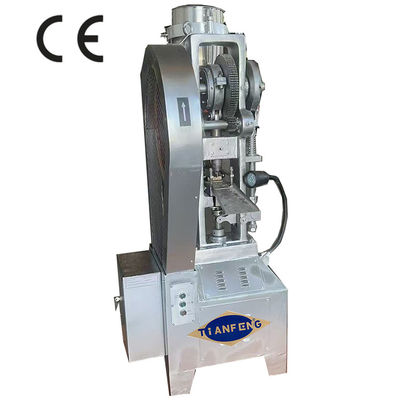 Máy in bảng đơn lớp đầu ra Flower Basket Tablet Press với áp suất 60 KN và công suất 2800 PC / giờ